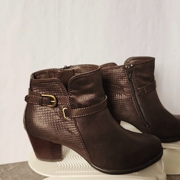 Baretraps ankle Boots - Picture 1 of 12